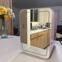 Skincare/Minifridge