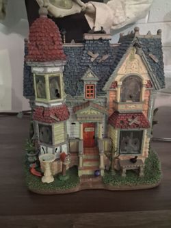 Halloween Spookytown  House of Shadows