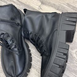 Kids Boots Size 35 Or 3.5 