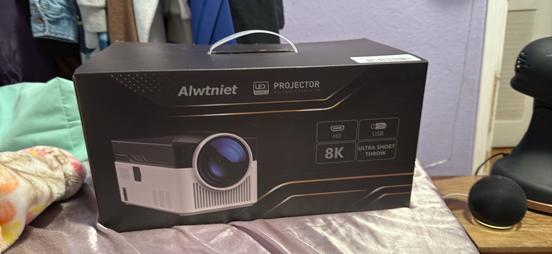 HY450 Smart Android Projector