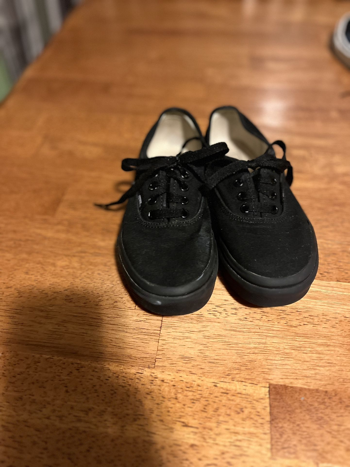 VANS Authentic Canvas Skate Shoes Childrens Size 2