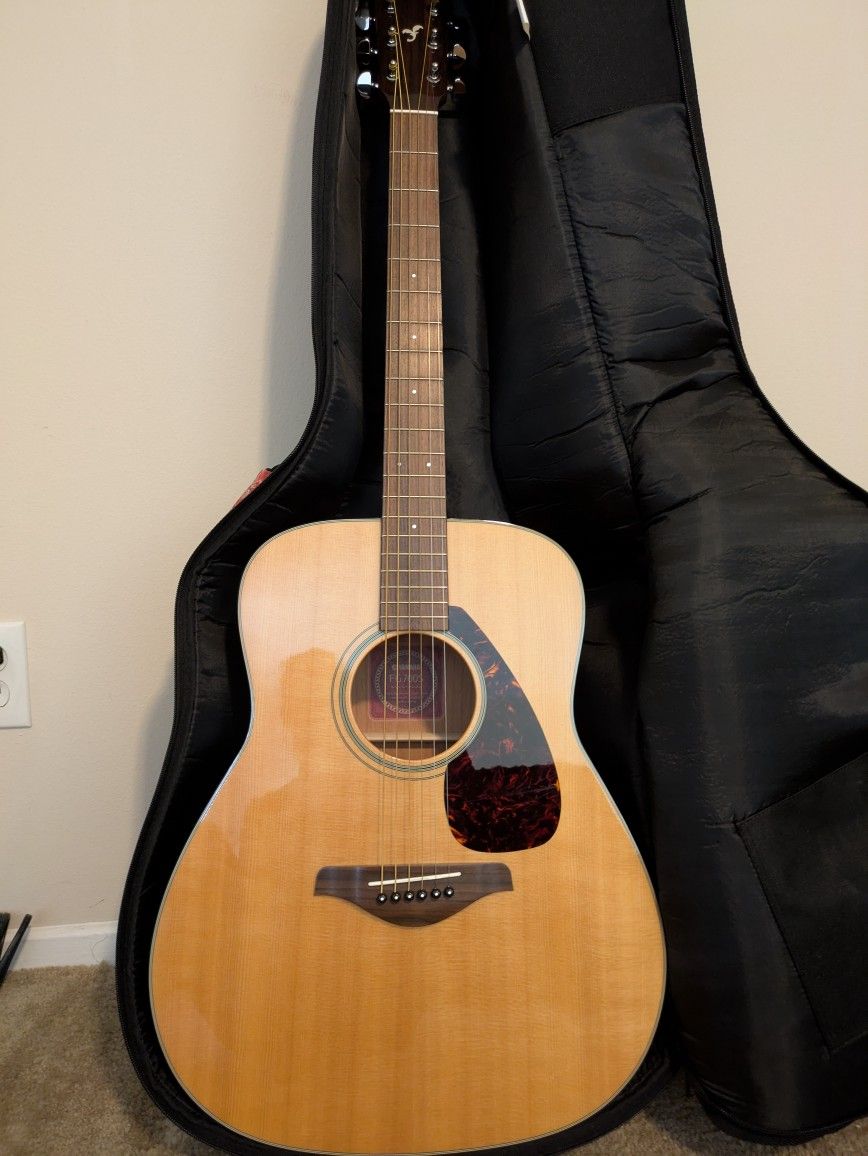 Yamaha Acoustic Guitar
