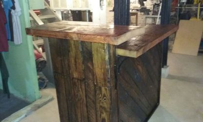 BARS MADE FROM RECLAIMED WOOD