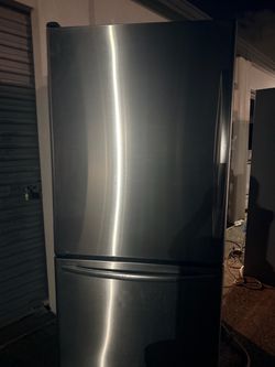 Refrigerator kitchen aid
