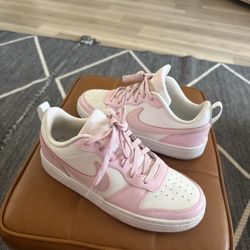 5.5 y nike 