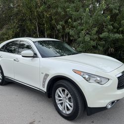 2017 INFINITI QX70 *ONLY 85K MILES* WARRANTY INCLUDED*CLEAN CARFAX FL  *ONLY 85,000 MILES  CLEAN FLORIDA TITLE  CLEAN CARFAX  TWO OWNER  SUPER CLEAN  