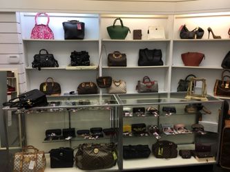 Chanel, Gucci , Fendi , PRADA , Louis Vuitton , C Dior,