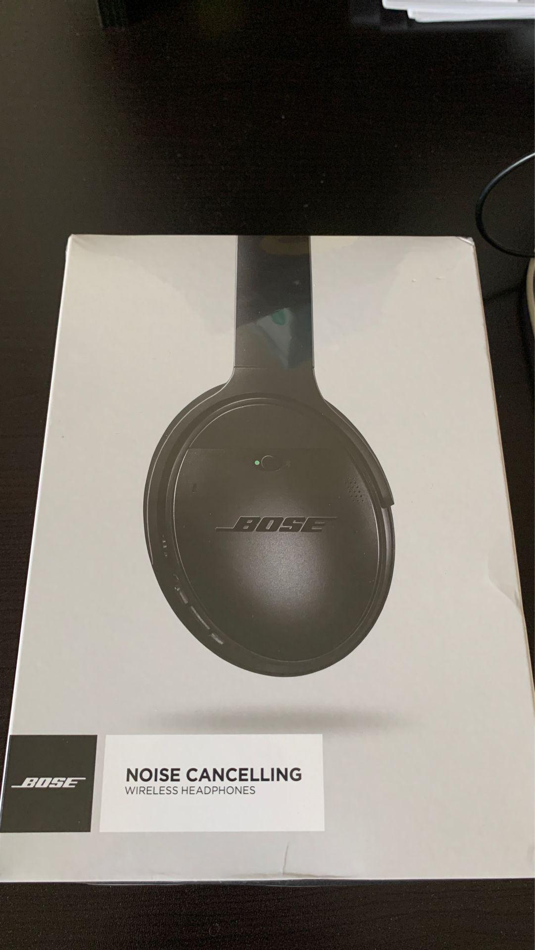 Brand New Bose QC35 wireless noise cancelling headphones