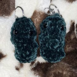 Crochet pickle keychain plush, pickle plush,emotional support pickle