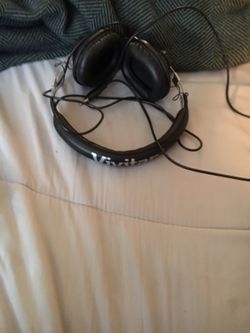 Vivitar headphones