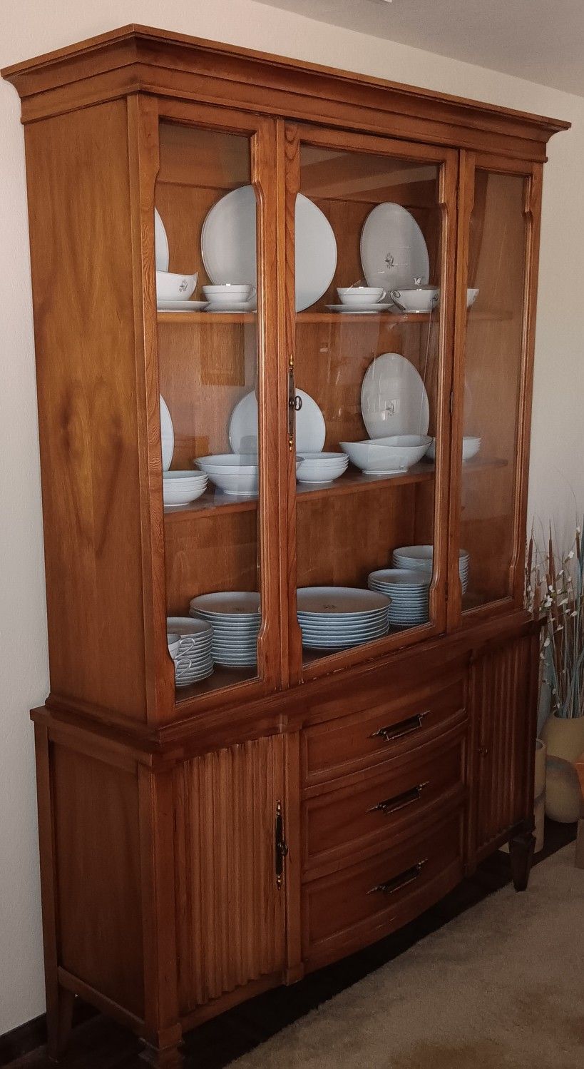 CHINA HUTCH 