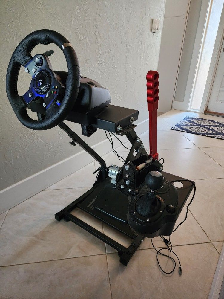 Logitech G920 Steering Wheel, Pedals and E-brake With Stand for Xbox