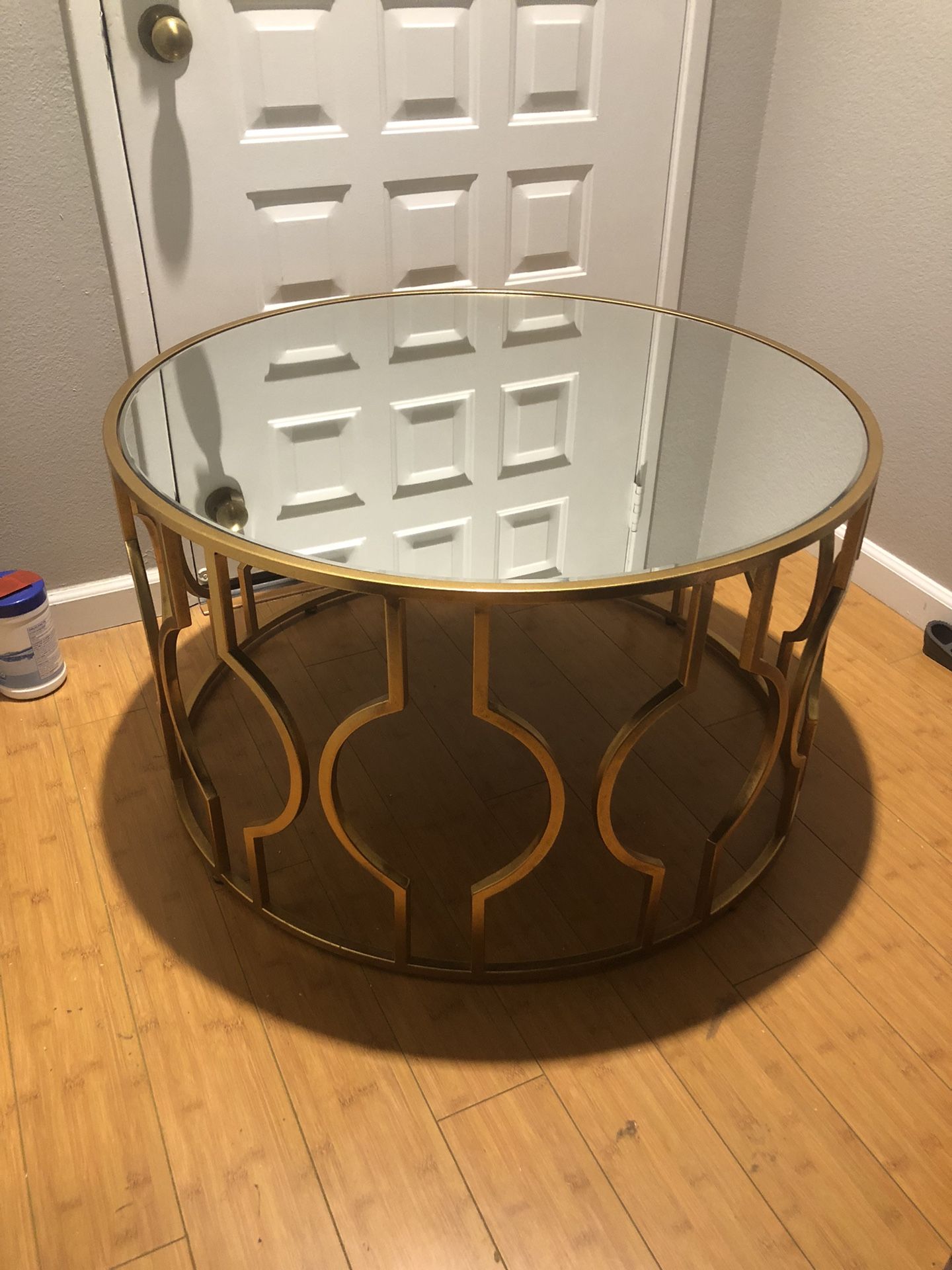 GORGEOUS GOLD COFFE TABLE NEW From Ashley Furniture !!!!!!
