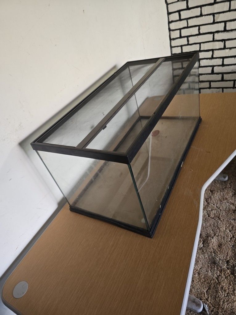 Zoo Med 40 Gallon Breeder Reptile Tank