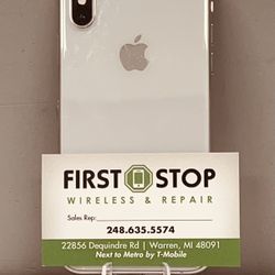 iPhone XS 64GB UNLOCKED 