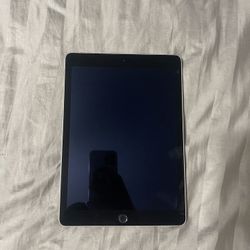 ipad pro 64 GB comes with charger and case 325$