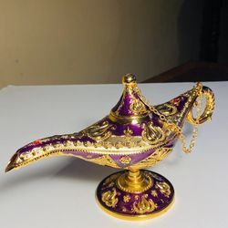 A Beautiful 9”x5”‘Aladdin Genie Lamp. Symbolizes Health, Wealth, Good Fortune 