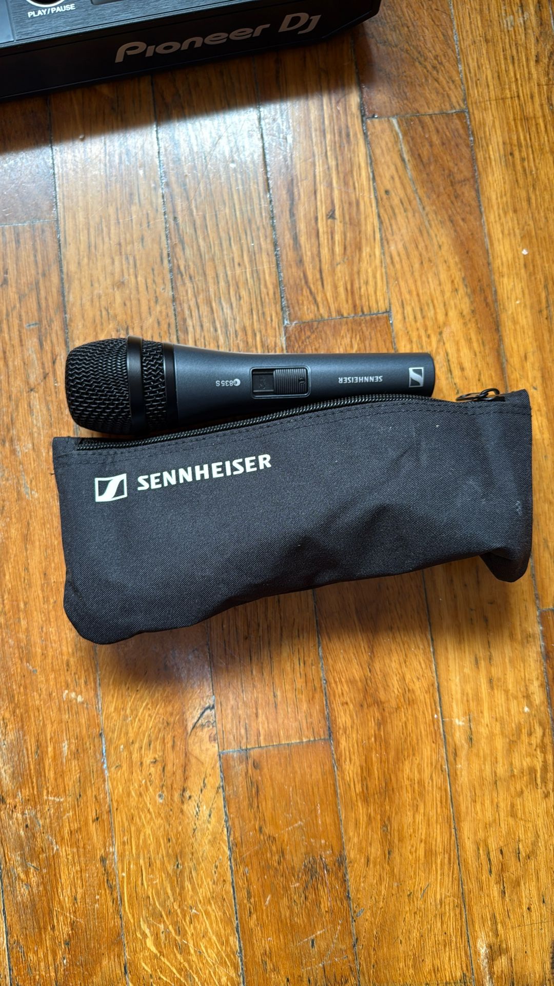 Microphone