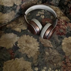 Beats Solo3 Wireless Headphones - Rose Gold | Great Sound & Style!