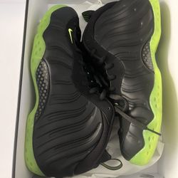Nike Air Foamposite One 'volt'