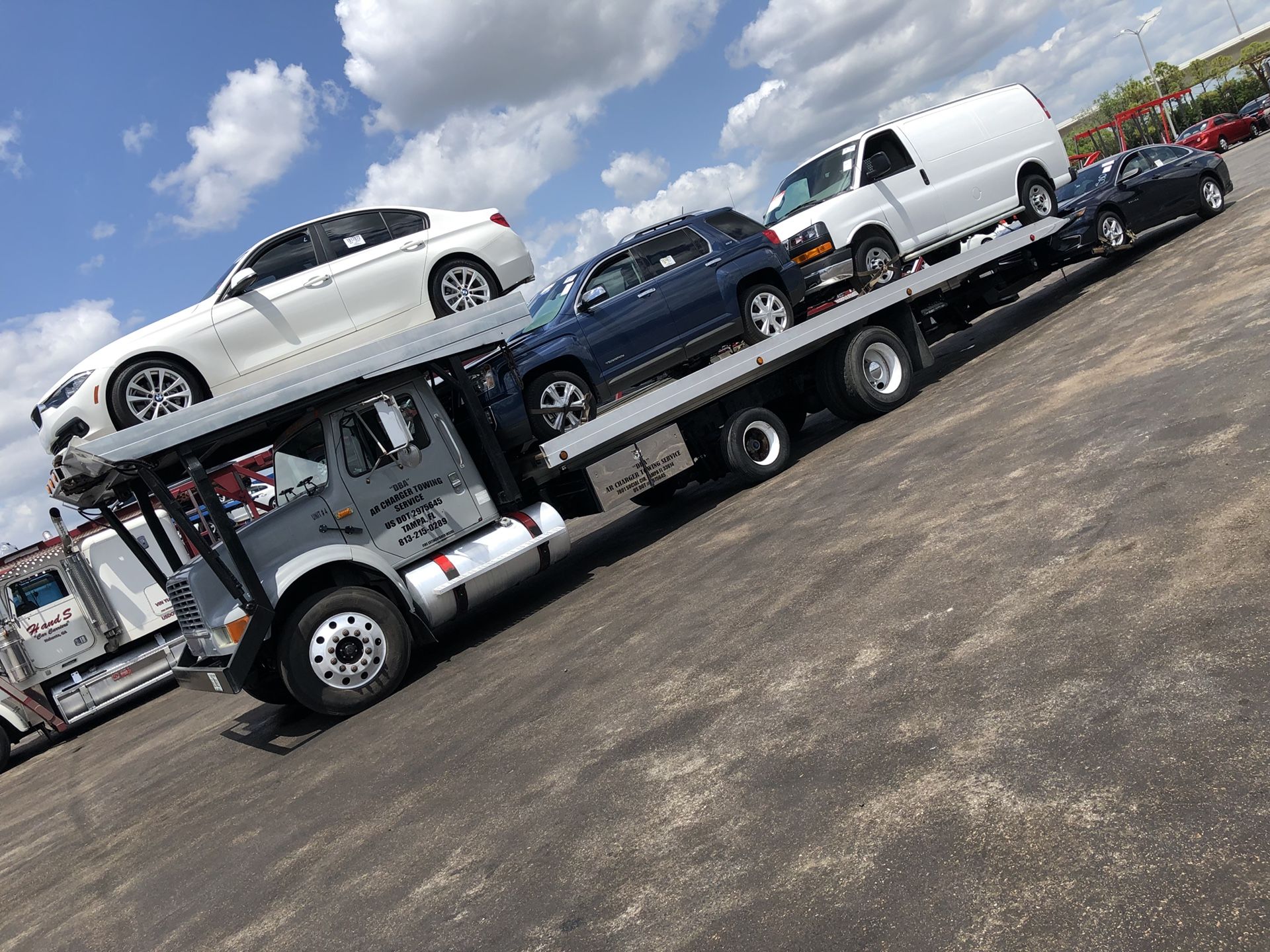 Tow truck , flatbed , 4 car hauler
