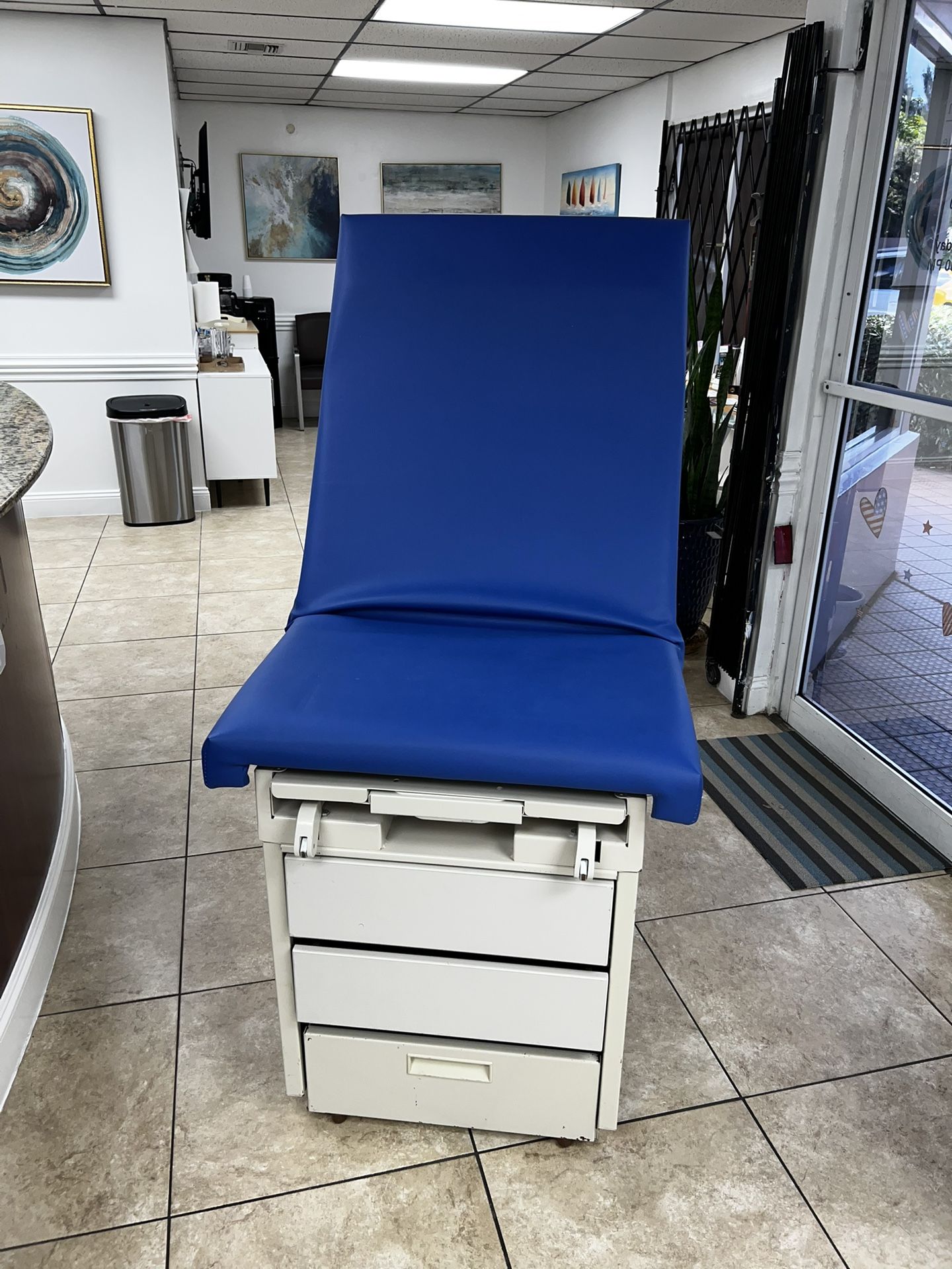 Medical exam bed