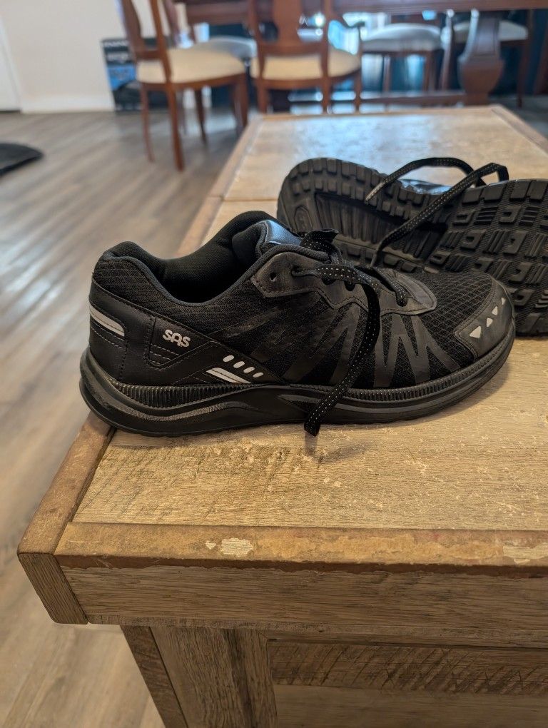 SAS running Shoes 9B