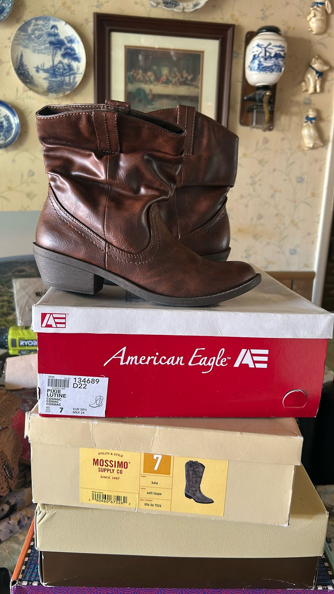 AMERICAN EAGLE BOOTS 