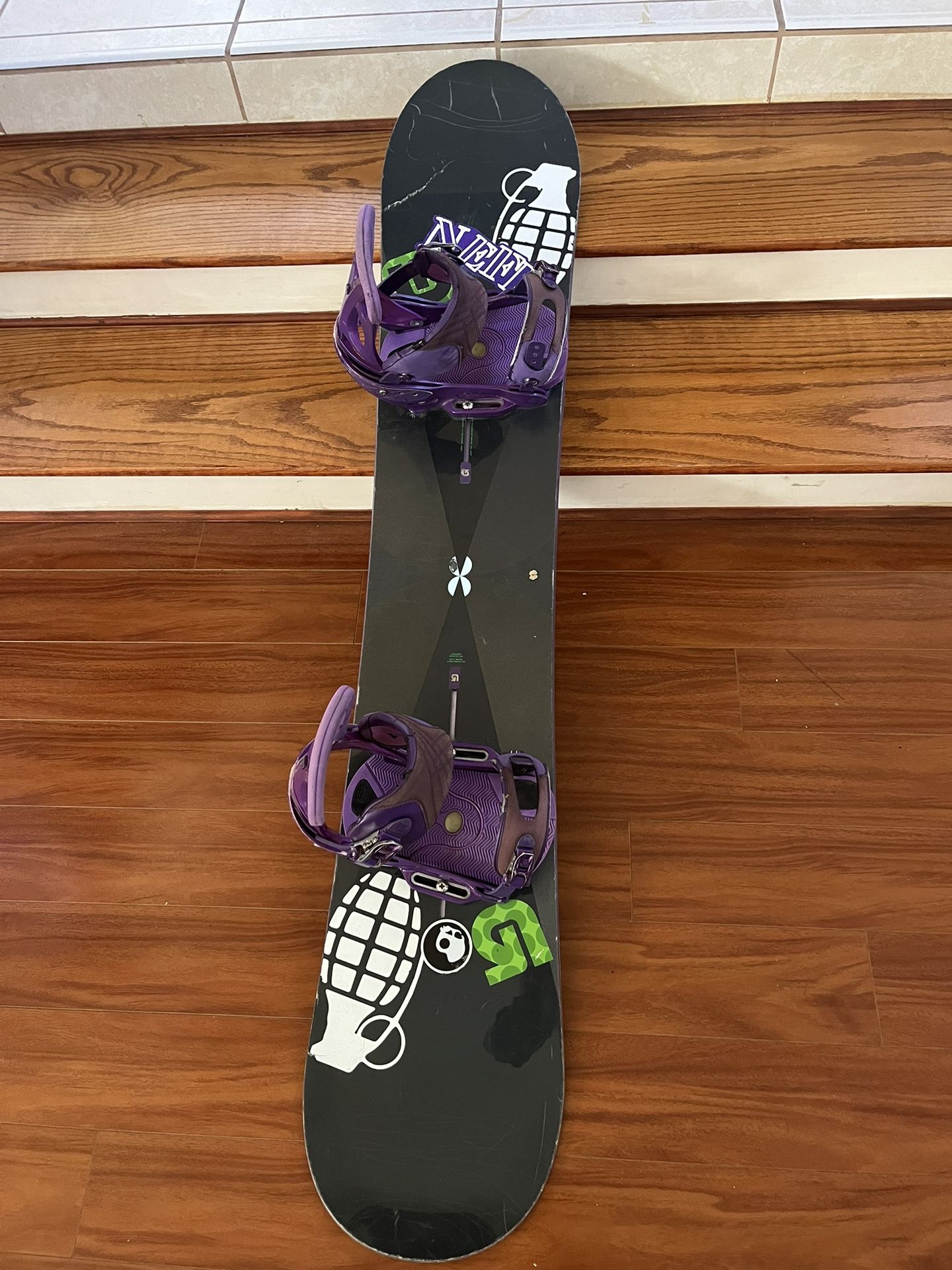 Burton Snowboard 150-151 cm with Burton Bindings