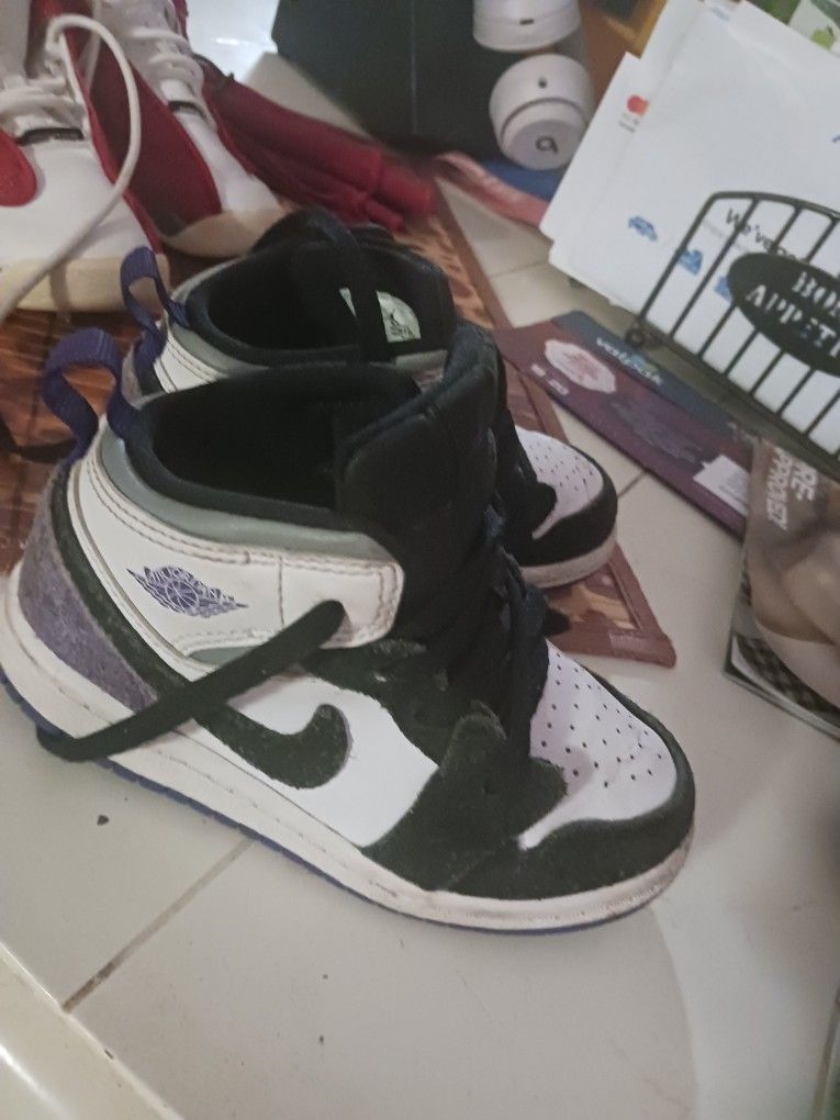 TODDLERS SZ 9C NIKE LUKE NEW 20 FIRM