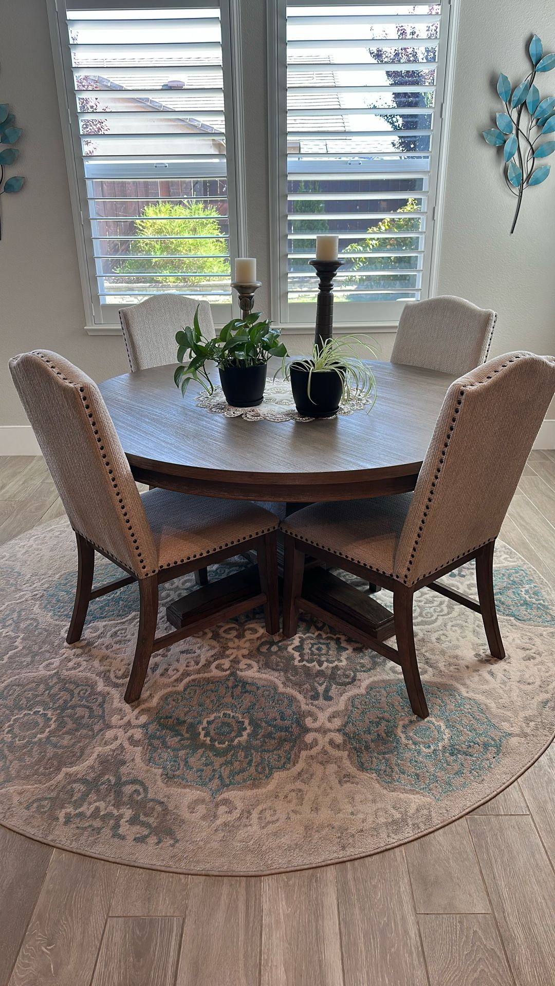 Dining Table & Chairs (4)