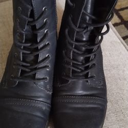 Women Boots Size 8