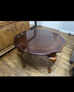  Vintage Style Mahogany End Table, Coffee Table - 22.5”x27.5”x21.5”