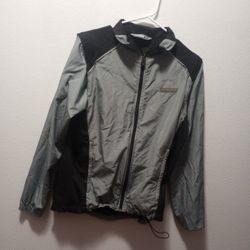 Women's  Sugoi Running Jacket Size Large only worn a few times comfortable and still in excellent shape. 