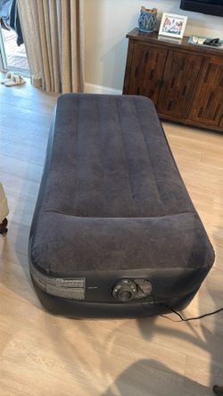 Twin Air Mattress with built in pump