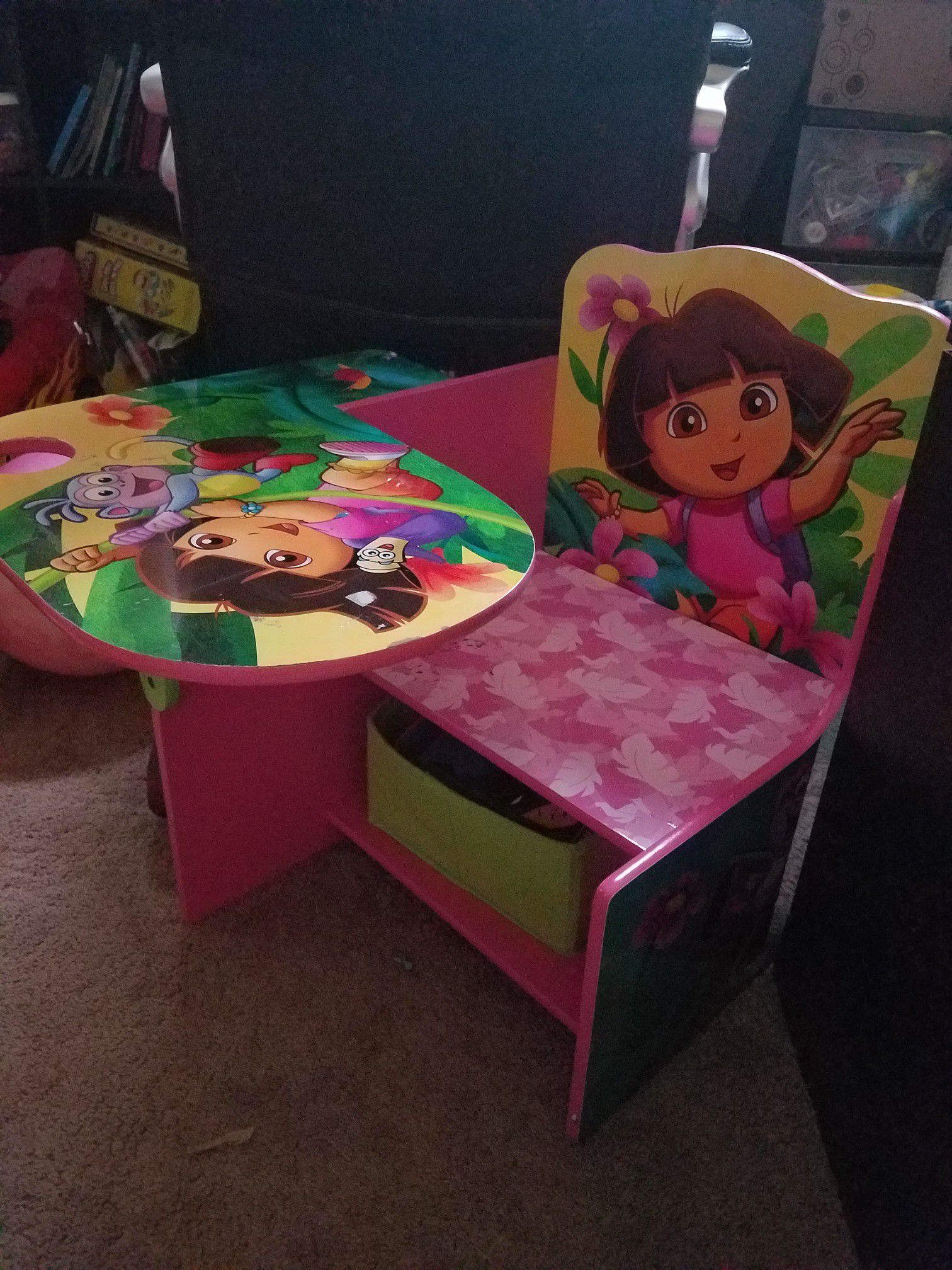 Dora kids desk