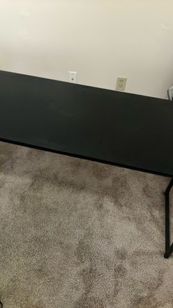 Great condition 55 inch table