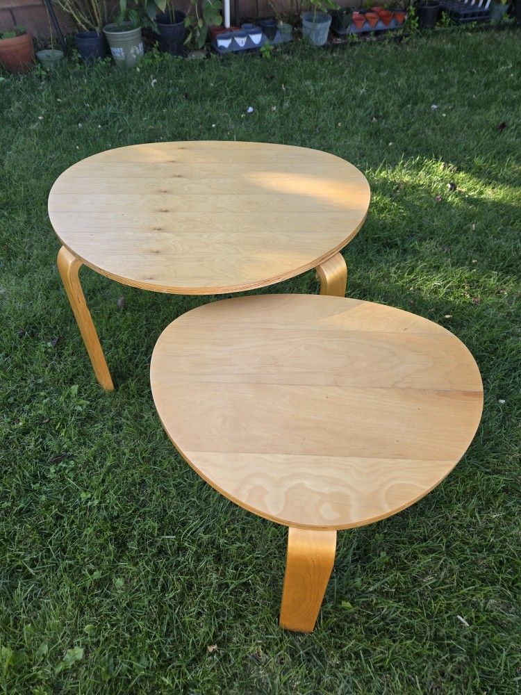 Coffee nesting tables