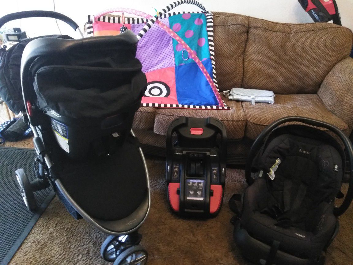 Britax stroller/extra car seat/playmat