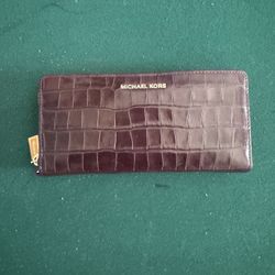 Michael Kors Croc Embossed Zip Wallet Plum Purple Gold Hardware 