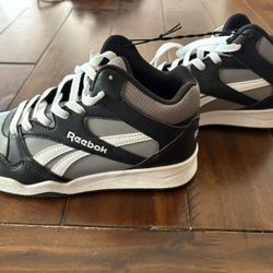 Reebok Boy Shoes Size 5 New 