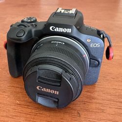 Canon EOS R100 Mirrorless Camera with 18-45mm Lens