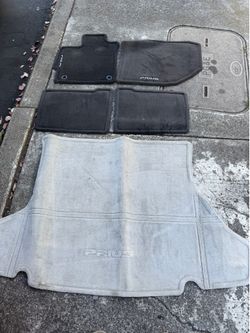 2010-2015 Prius OEM mats & cargo mat