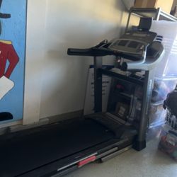 TREADMILL - DOES NOT WORK - FREE