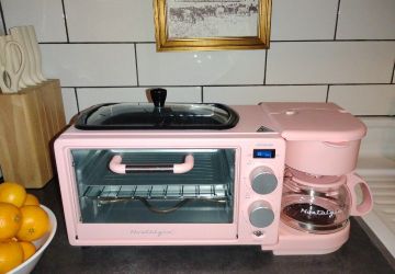 Retro kitchen breakfast cooker