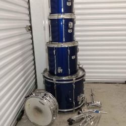 Tama Rockstar DX 5 Piece Drum Set with Snare Drum 