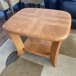 Light Brown End Table – Excellent Condition, No Damage