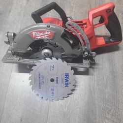 Milwaukee
M18 FUEL 18V Lithium-Ion Cordless 7-1/4 in. Rear Handle Circular Saw (Tool-Only)
