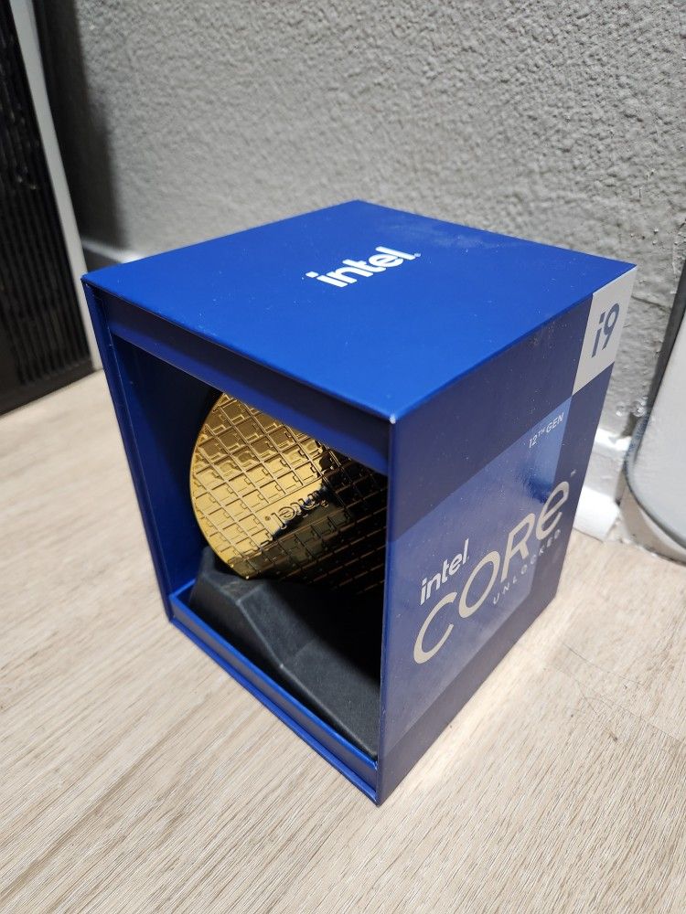 Intel Core i9 12th Gen Collector Box