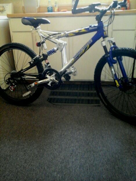Mongoose XR 200 Mountain Bike 26 inch 21 speed Aluminum Frame for Sale in Dunmore PA OfferUp
